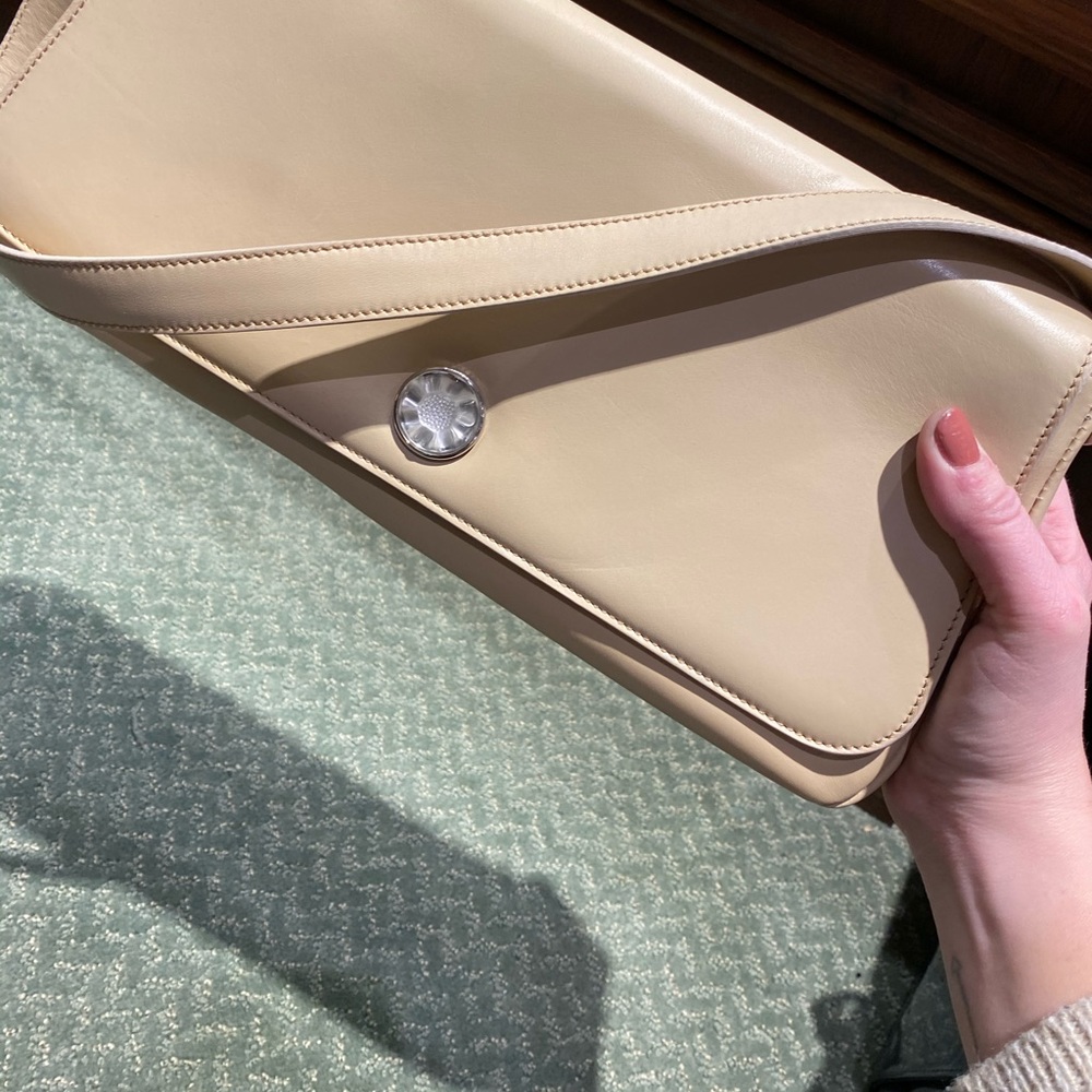 Beige Purse - Picture 2 of 9